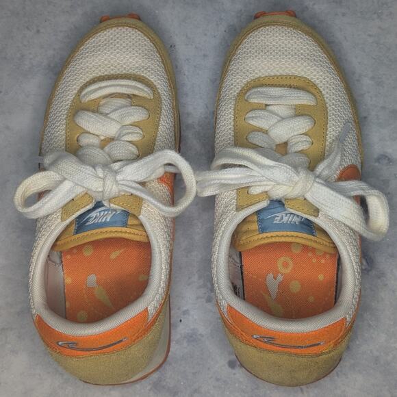 Nike Women's Daybreak Sneakers Paisley Swoosh Pale Ivory Magma Orange, Size 6.5 - Picture 12 of 14